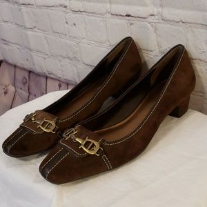 Etienne aigner (Barro) brown